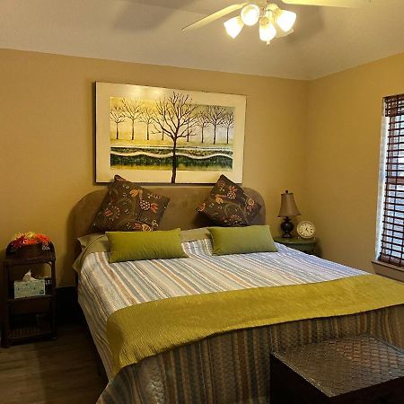 Beautiful Lakefront House In Private Woods Hawk Cove Luaran gambar