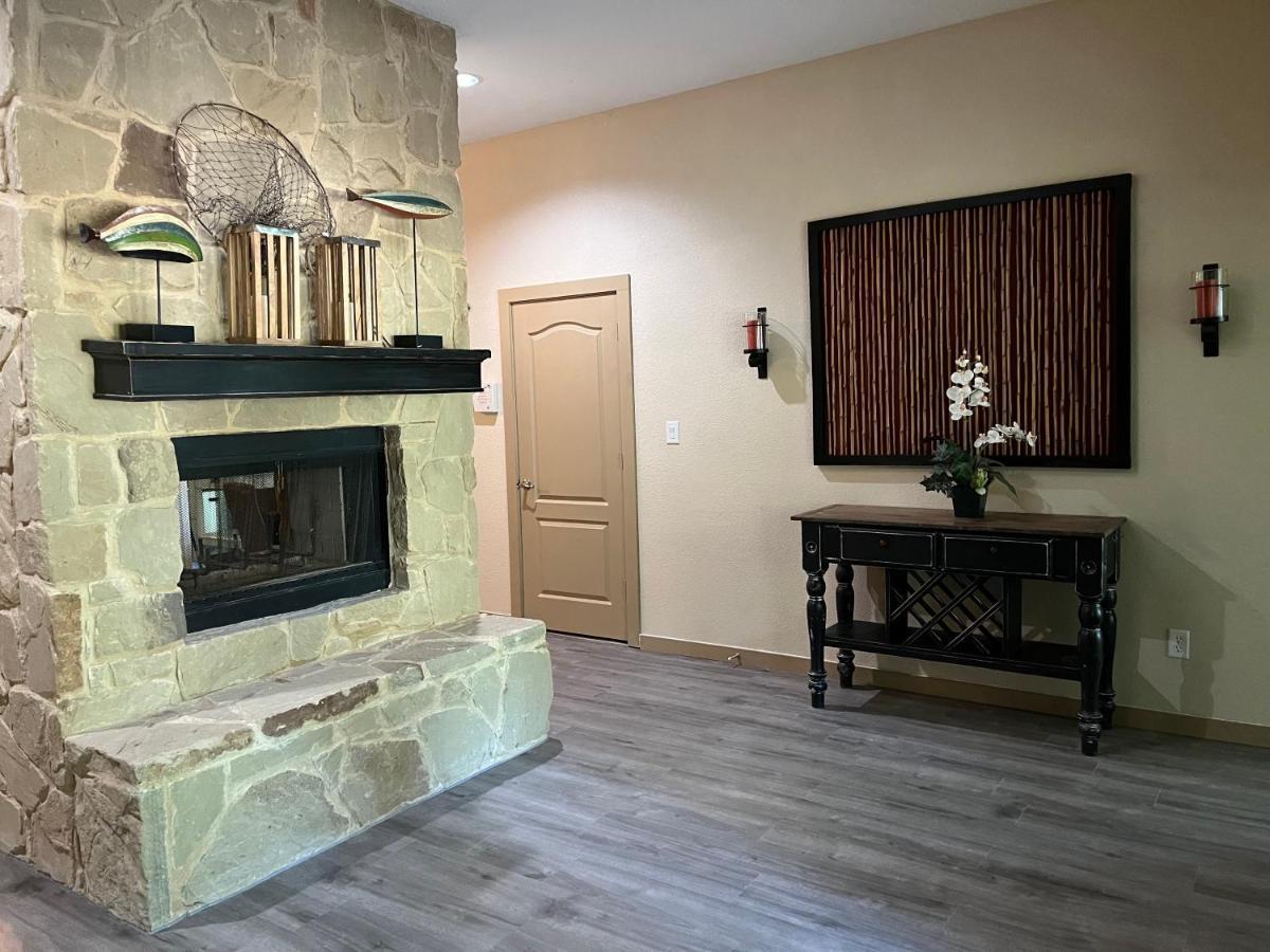 Beautiful Lakefront House In Private Woods Hawk Cove Luaran gambar